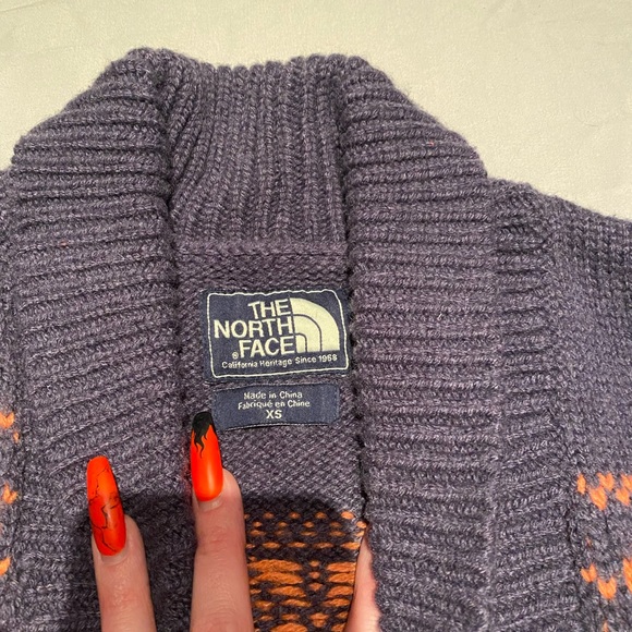 North Face Sweater - Picture 5 of 6